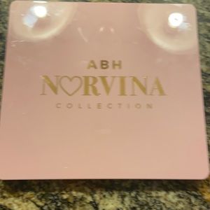 ABH Norvina eyeshadow palette